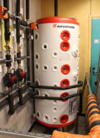 Heat is stored in a 500-liter tank.